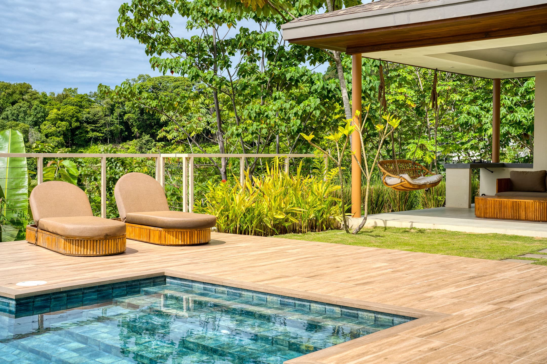 Outdoor Features